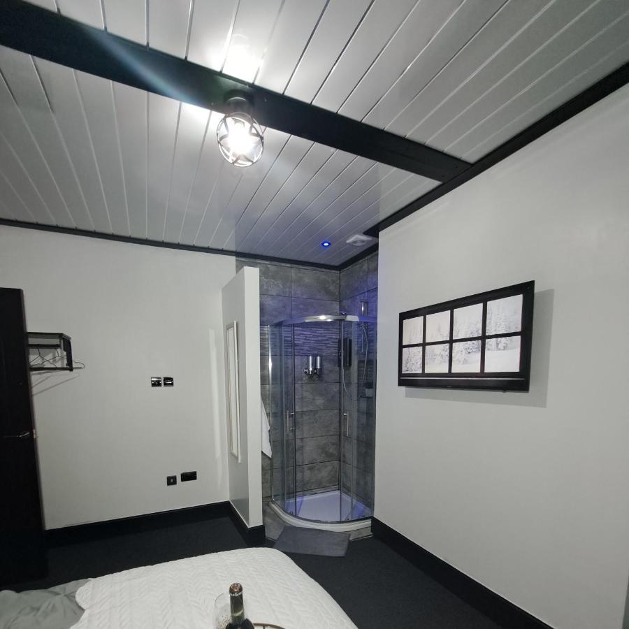 Family With Hot Tub , Family Groups Only Casa vacanze Blackpool